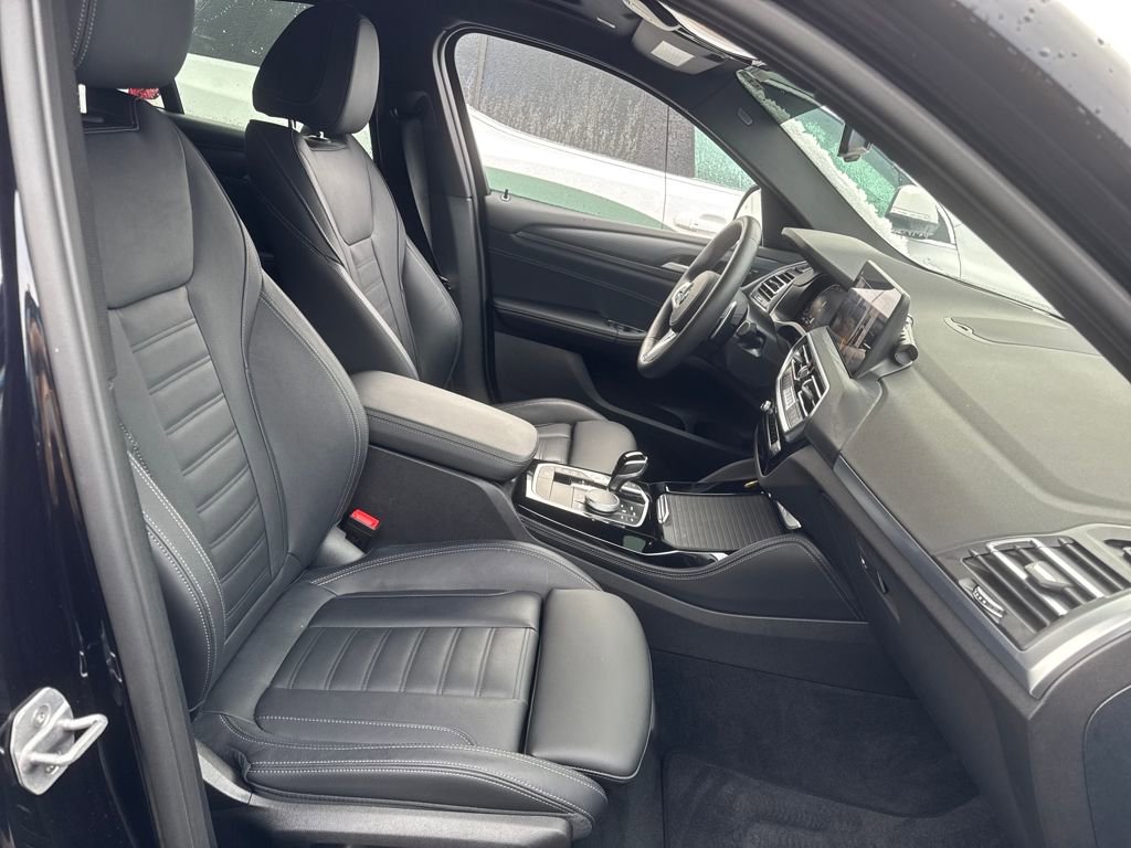 Used 2025 BMW X4 xDrive30i w/ Premium Package image 21