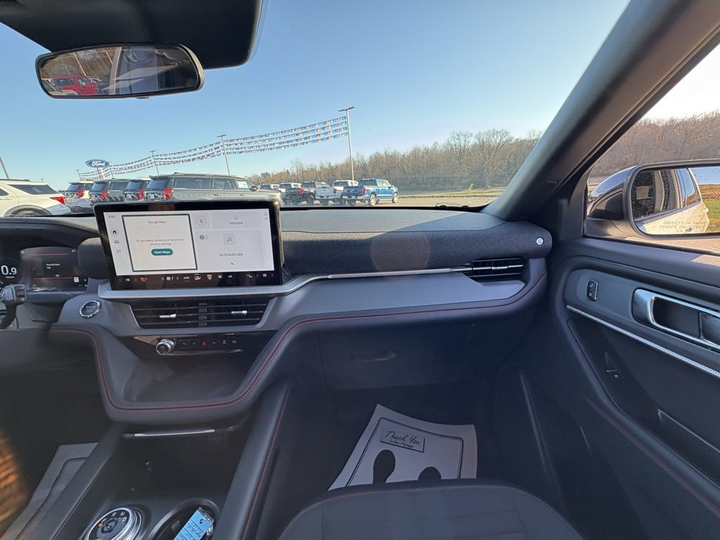 Used 2025 Ford Explorer ST-Line image 34