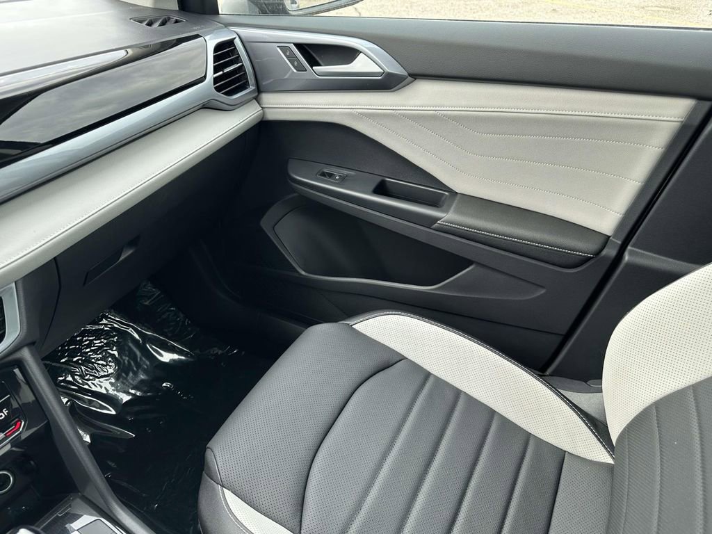 New 2026 Volkswagen Taos SEL AWD/4WD image 26