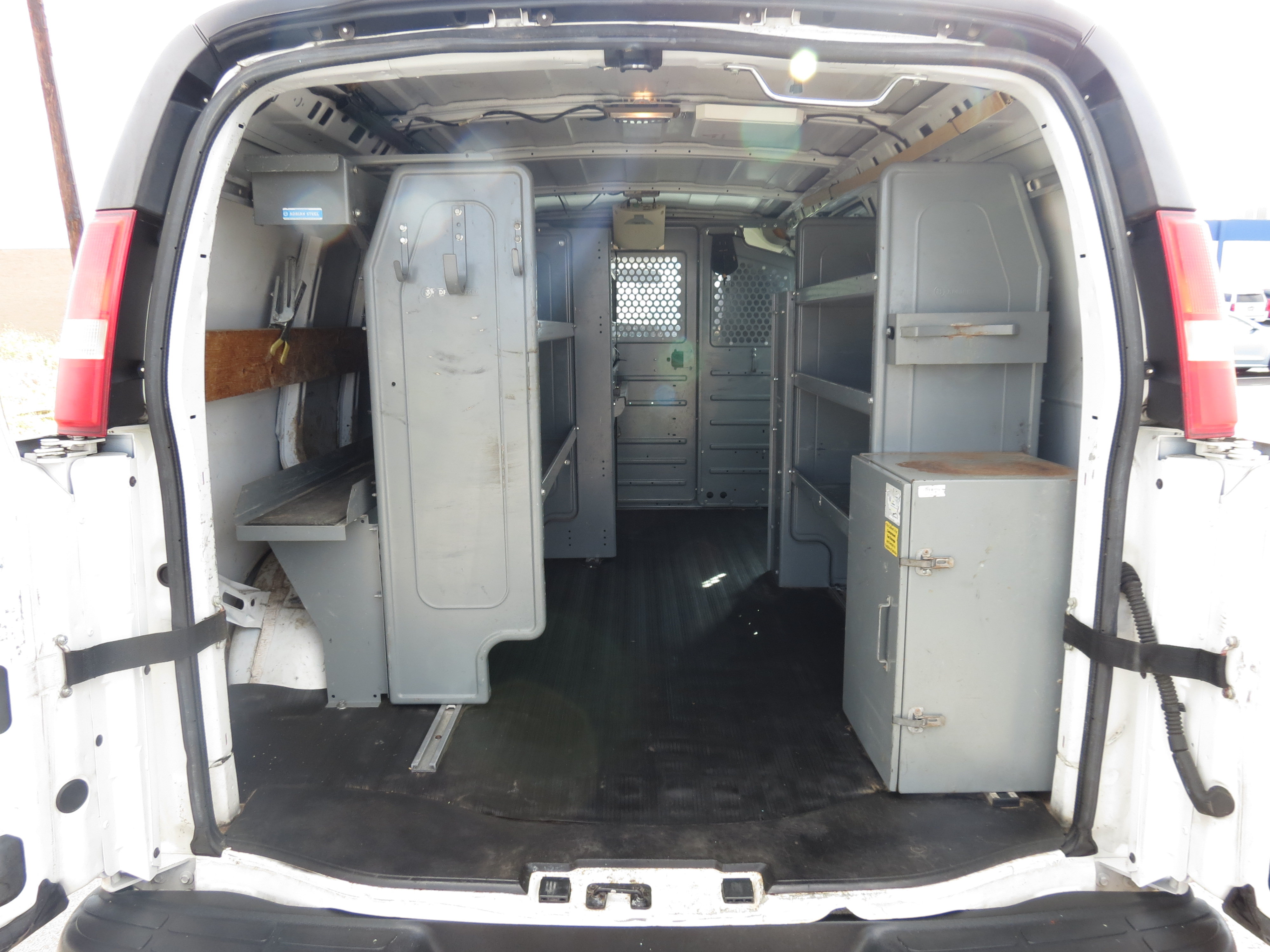 Used 2014 Chevrolet Express 2500 RWD image 30