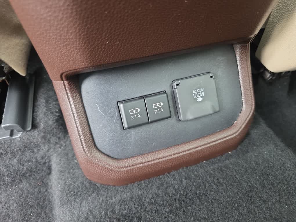 Used 2021 Toyota Highlander Platinum AWD/4WD image 19