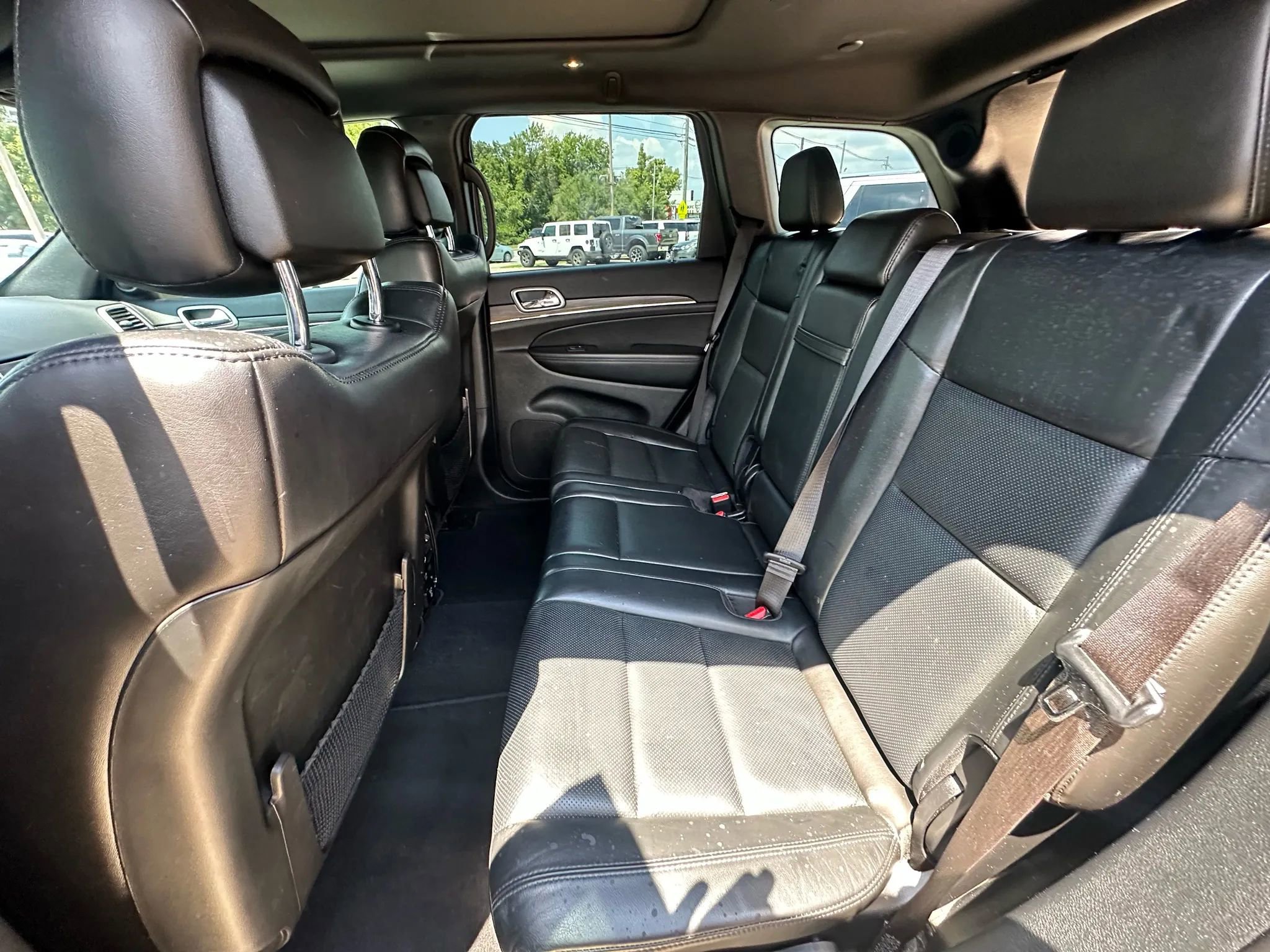 Used 2019 Jeep Grand Cherokee Limited w/ Luxury Group II image 24