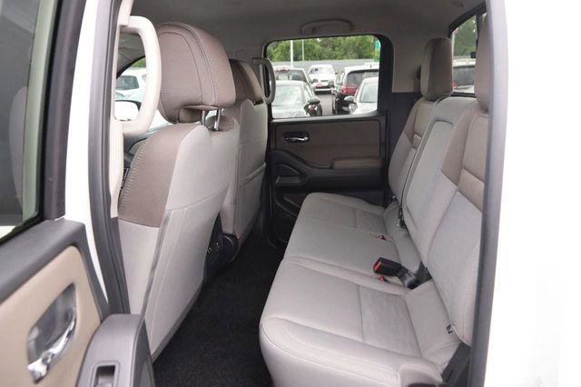 Used 2024 Nissan Frontier SV AWD/4WD image 9