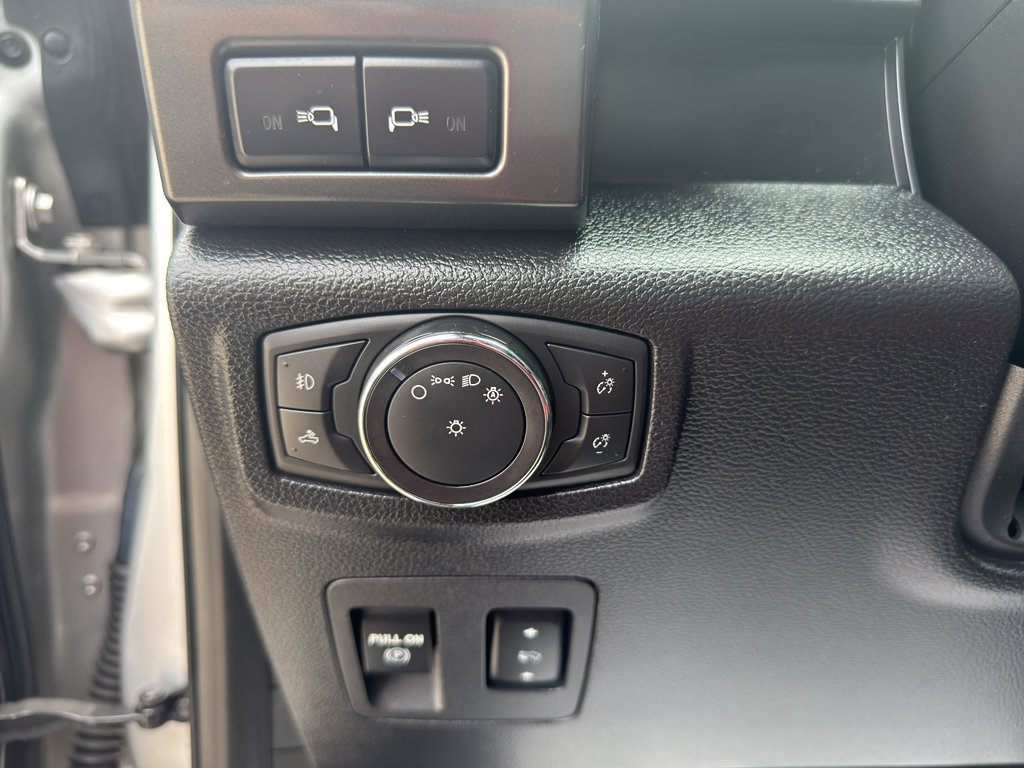 Used 2018 Ford F150 Lariat w/ Equipment Group 502A Luxury AWD/4WD image 25