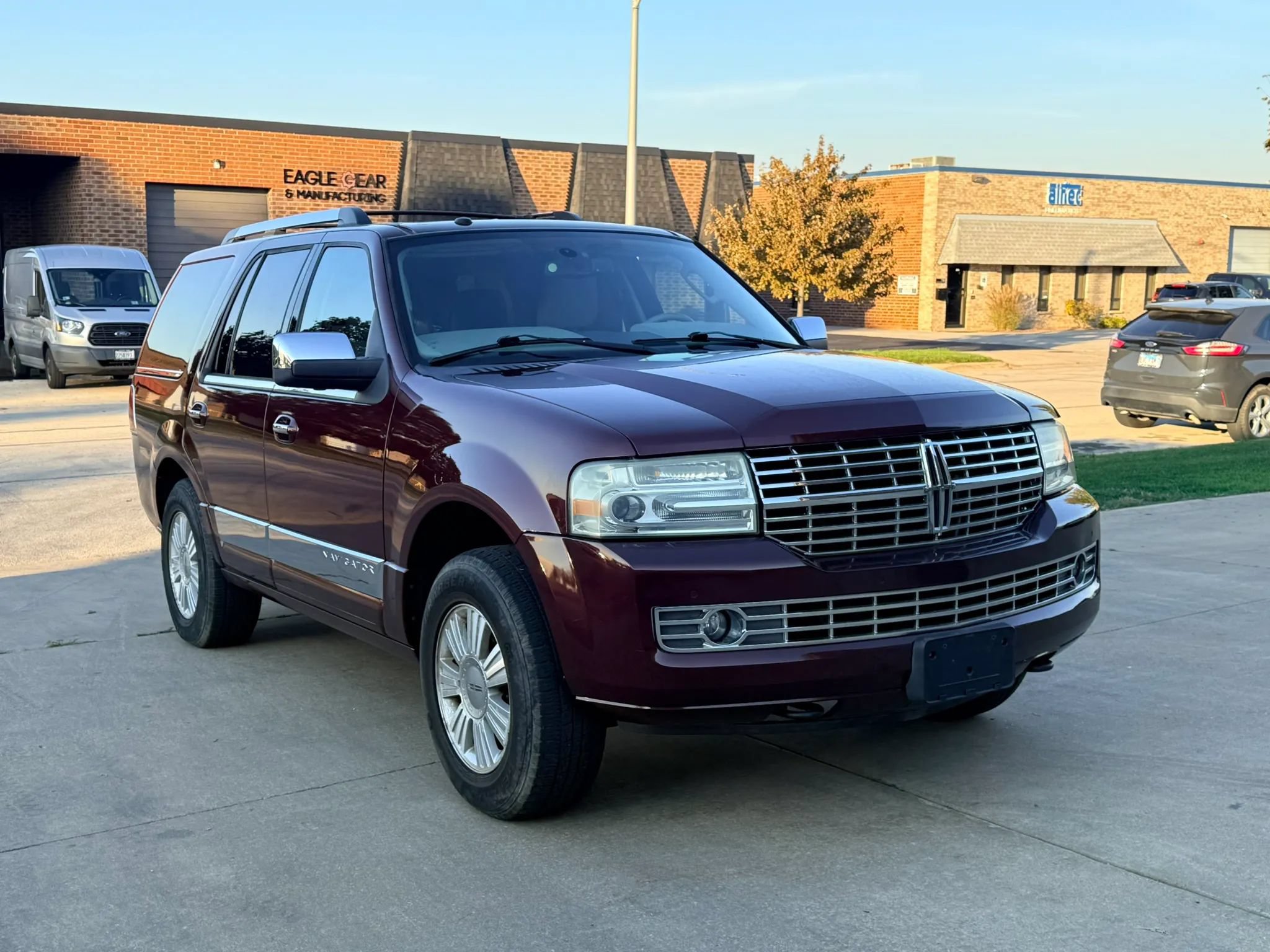 Used 2010 Lincoln Navigator 4WD image 3