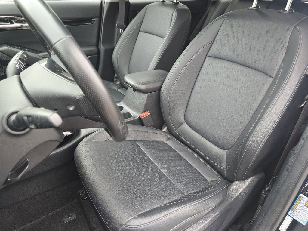 Used 2022 Kia Seltos SX w/ Sunroof Package image 23
