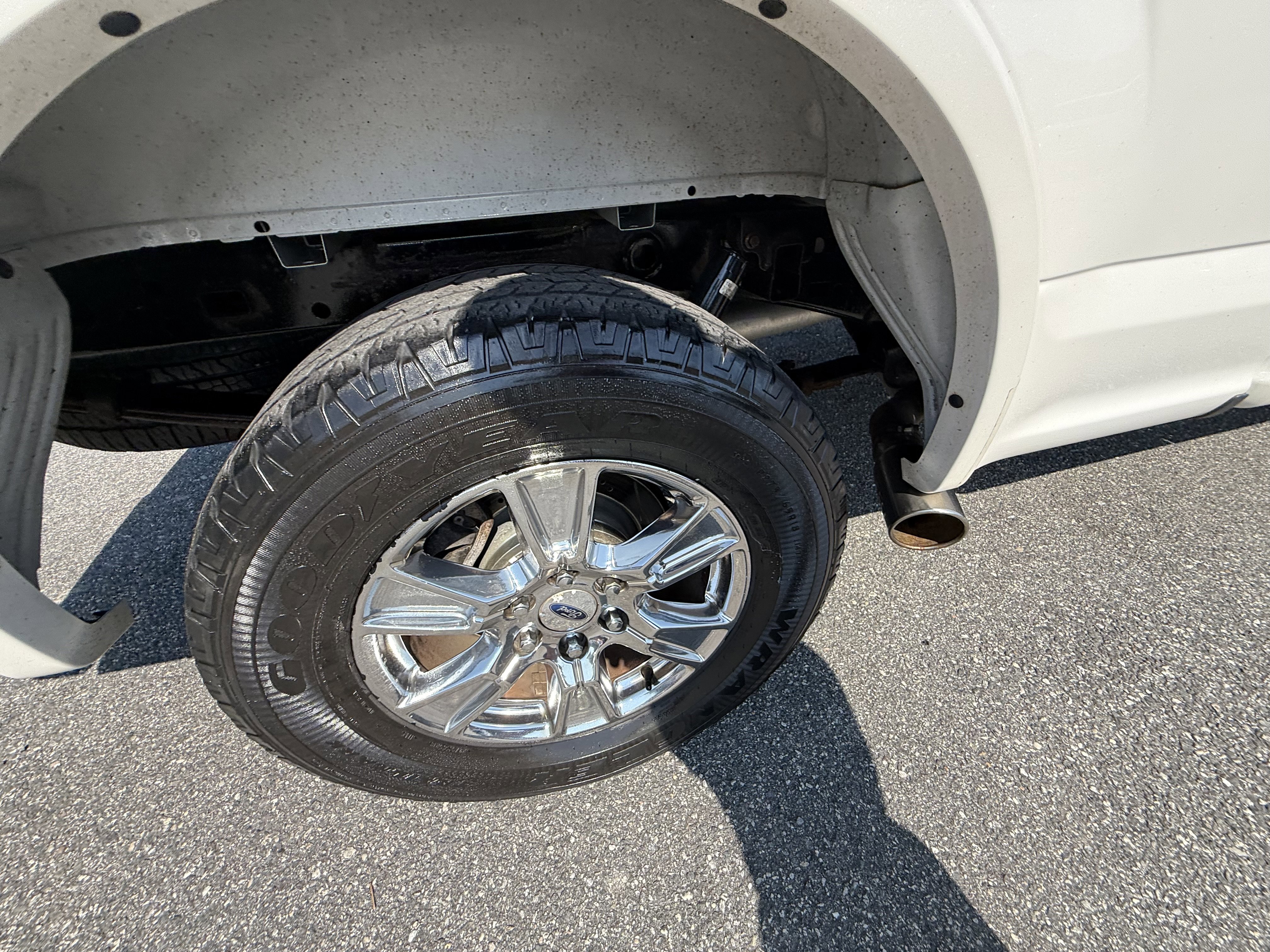 Used 2015 Ford F150 Lariat image 37