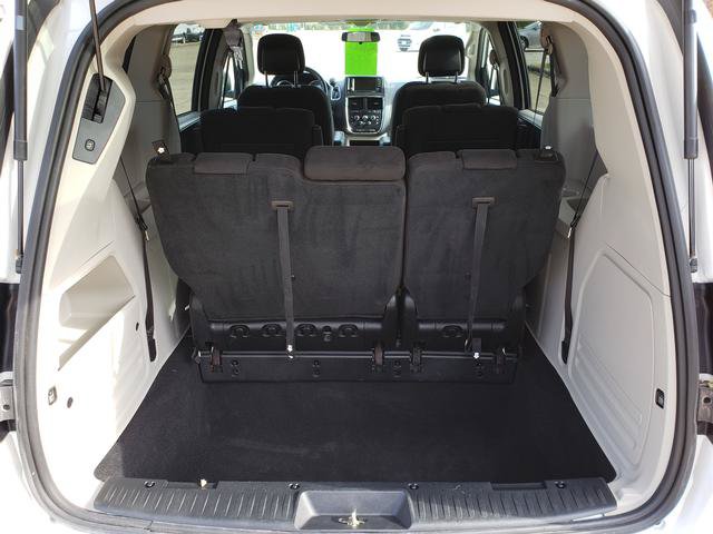 Used 2016 Dodge Grand Caravan SXT w/ Rear Park Assist Package FWD image 5