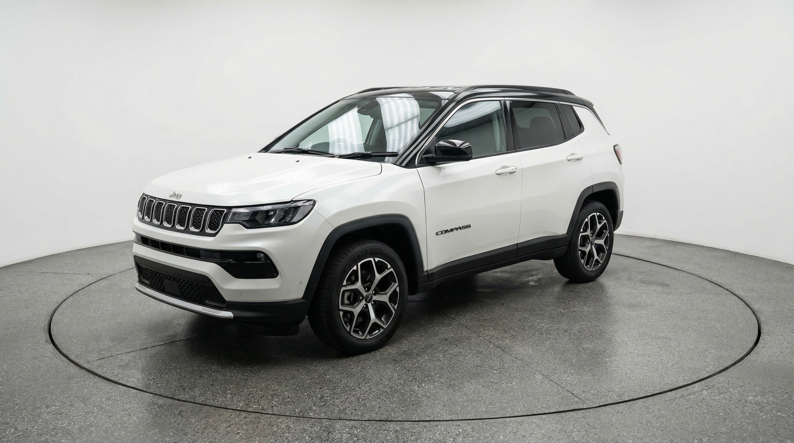 Used 2025 Jeep Compass Limited image 3