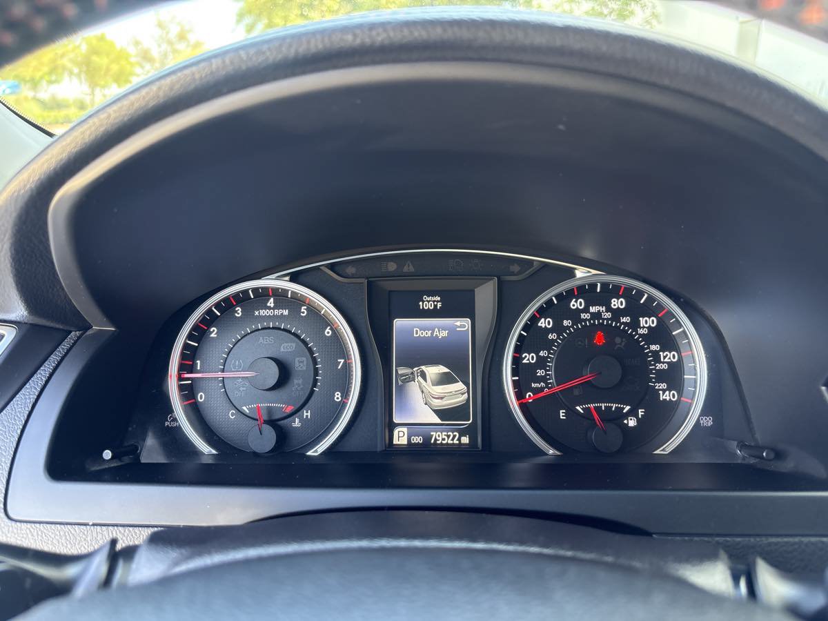 Used 2015 Toyota Camry XSE FWD image 21
