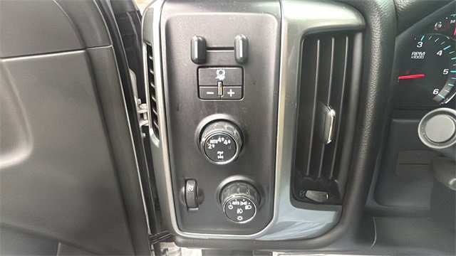 Used 2018 Chevrolet Silverado 1500 LT w/ All Star Edition image 17