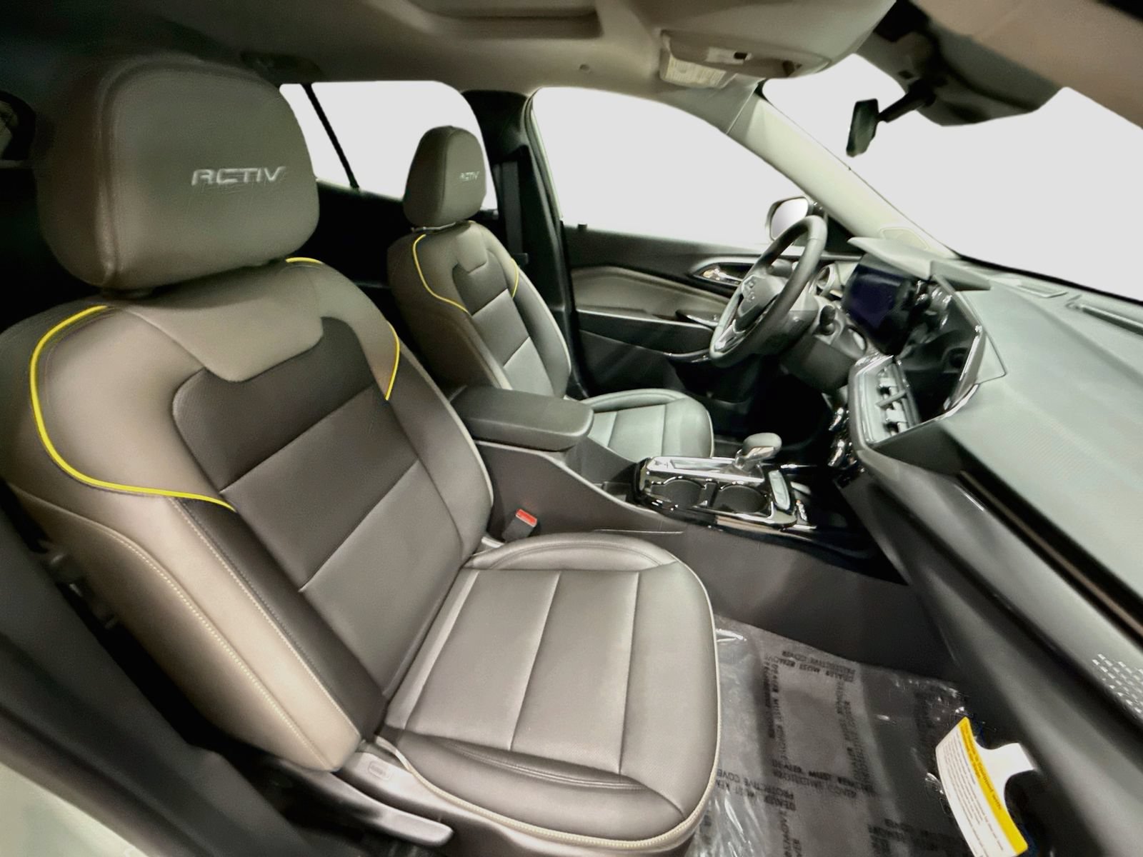 New 2026 Chevrolet Trax ACTIV w/ Sunroof Package FWD image 31