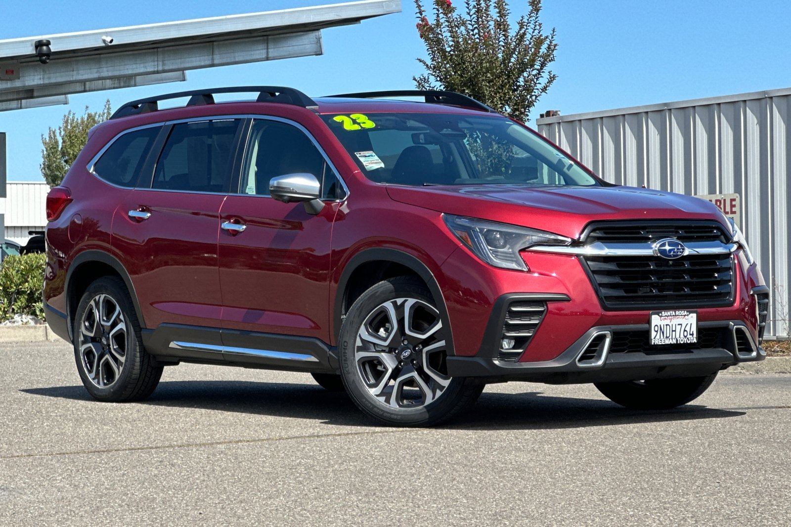 Used 2023 Subaru Ascent Touring AWD/4WD image 2