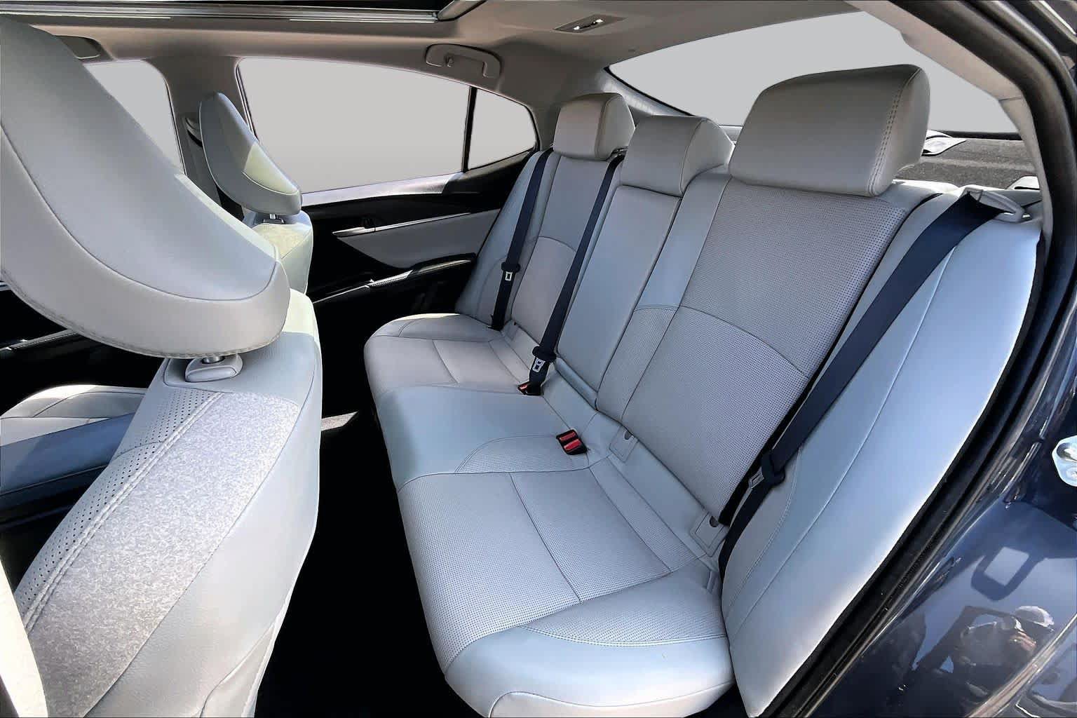 Used 2025 Toyota Camry XLE w/ Premium Plus Package FWD image 21