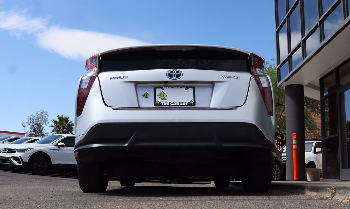 Used 2016 Toyota Prius Three Touring FWD image 12
