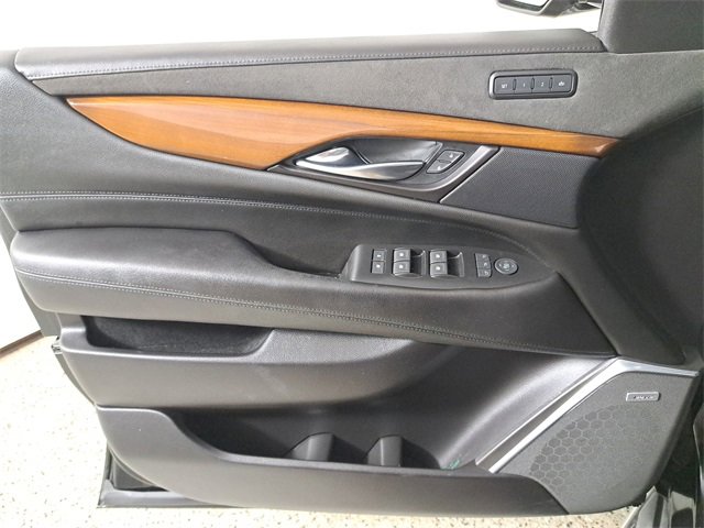 Used 2020 Cadillac Escalade ESV Premium Luxury image 23