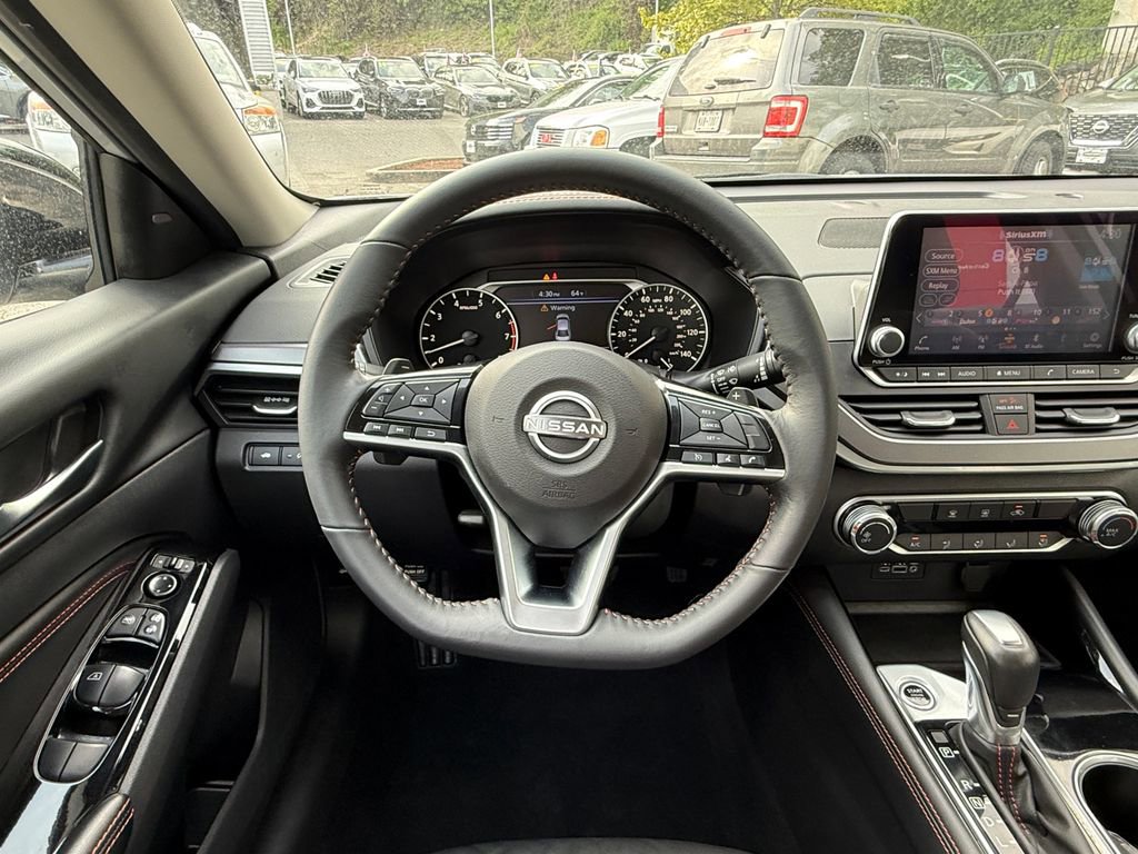 Used 2023 Nissan Altima 2.5 SR FWD image 13