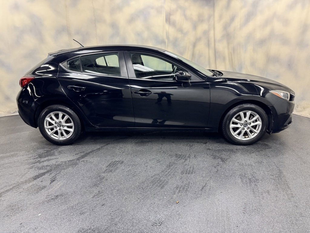 Used 2015 MAZDA MAZDA3 i Touring image 9
