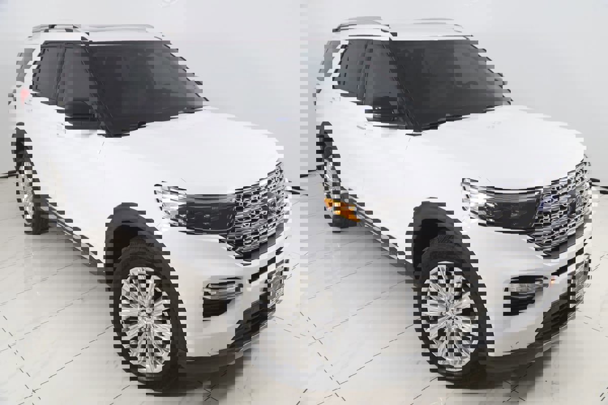 Used 2021 Ford Explorer Limited w/ Equipment Group 301A image 19