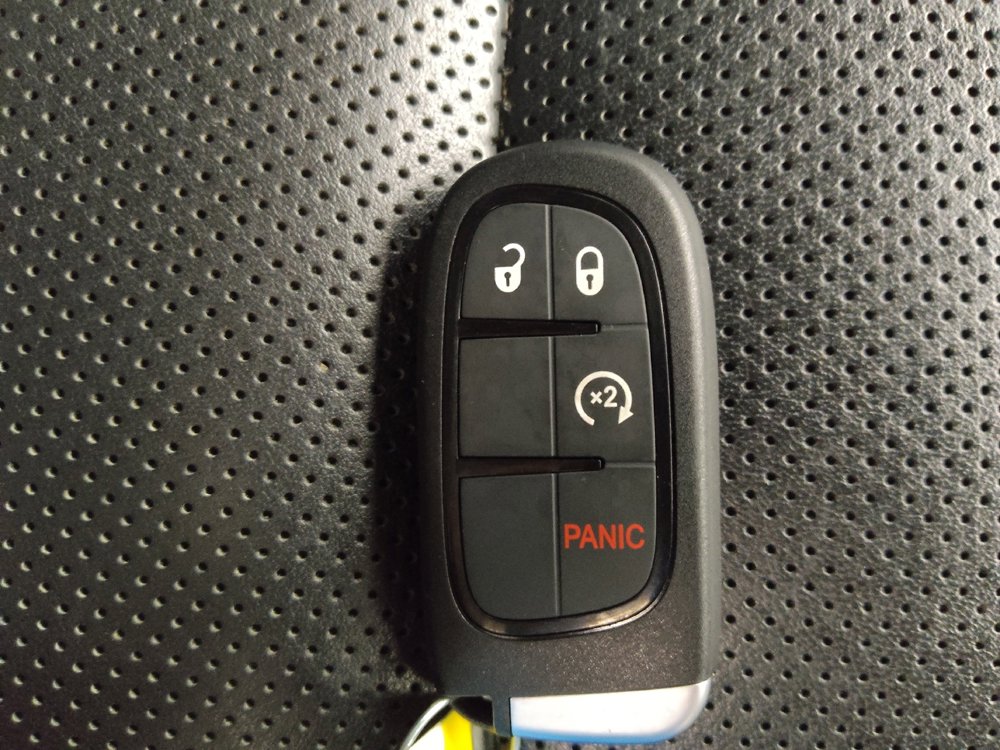 Used 2019 Jeep Cherokee Limited image 32