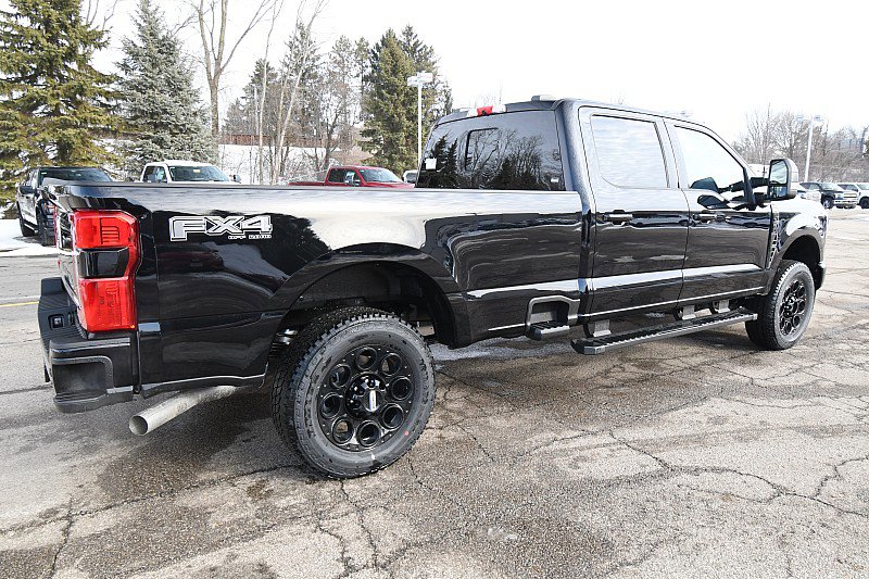 New 2026 Ford F350 Lariat w/ Black Appearance Package image 7