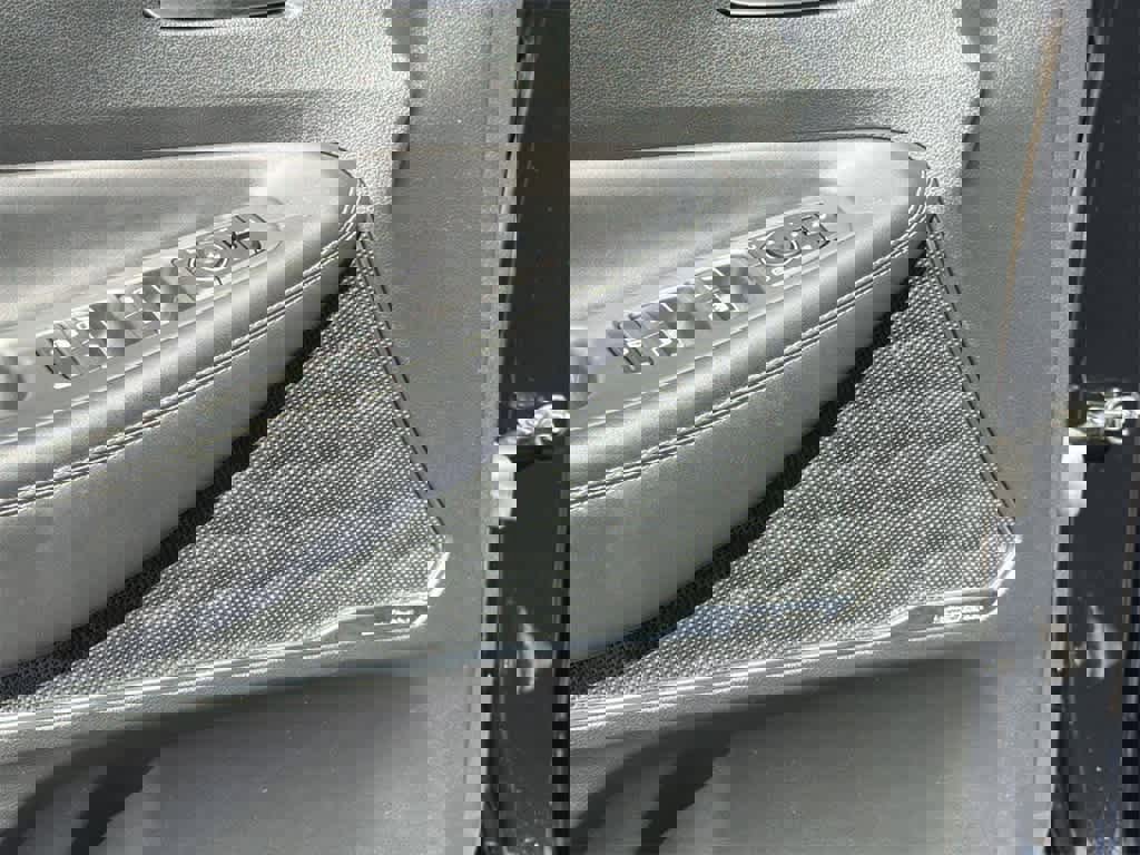 Used 2022 Hyundai Santa Fe Limited image 25