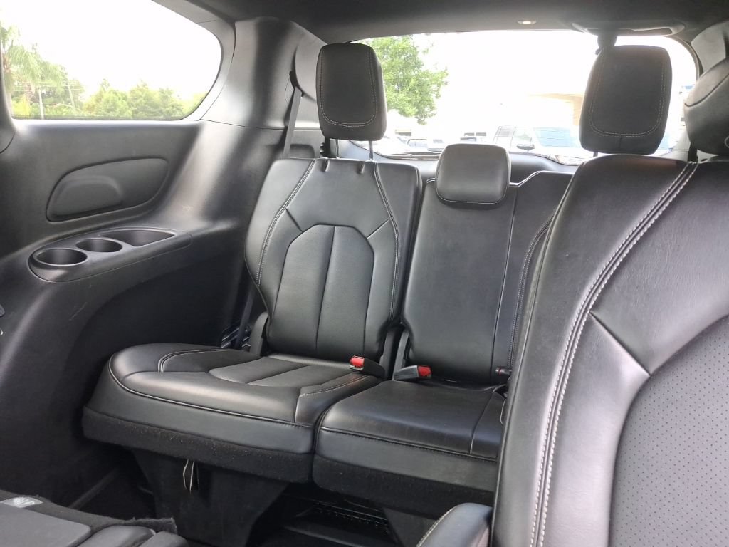Used 2025 Chrysler Pacifica Select FWD image 23