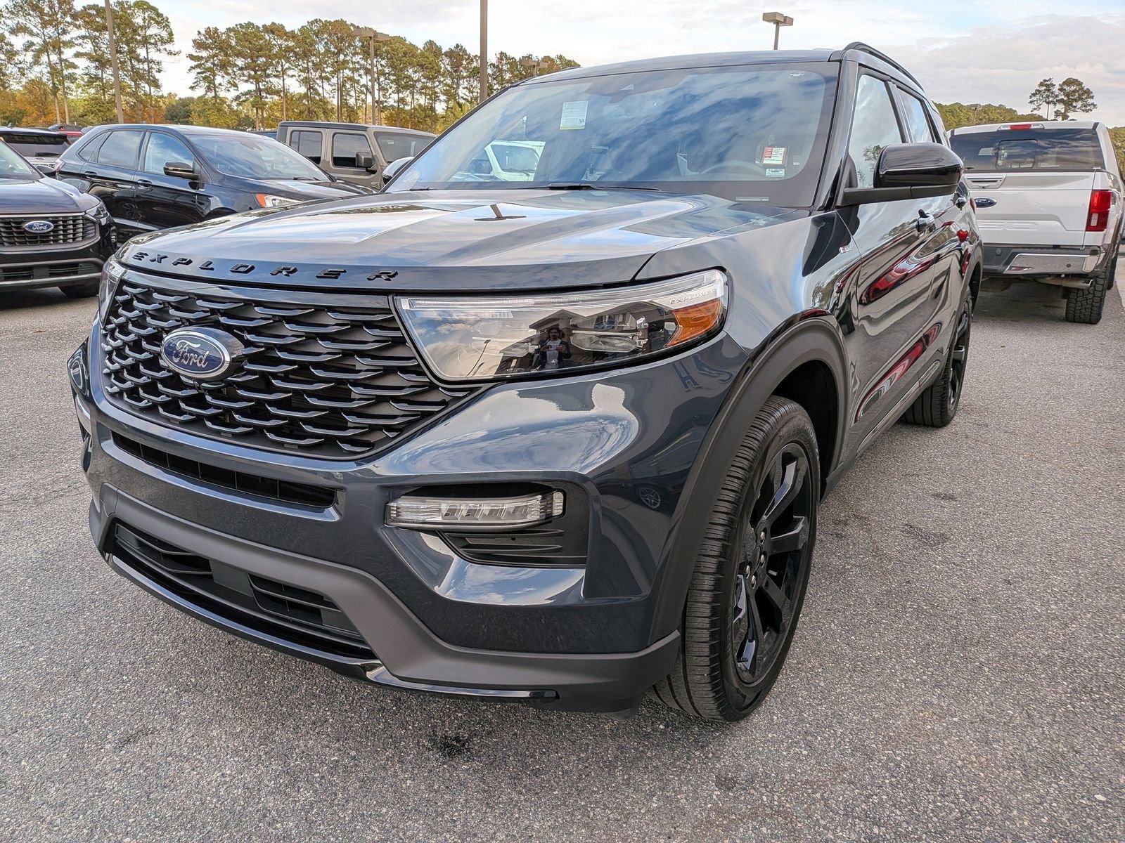 Certified 2024 Ford Explorer ST-Line w/ Class IV Trailer Tow Package image 8