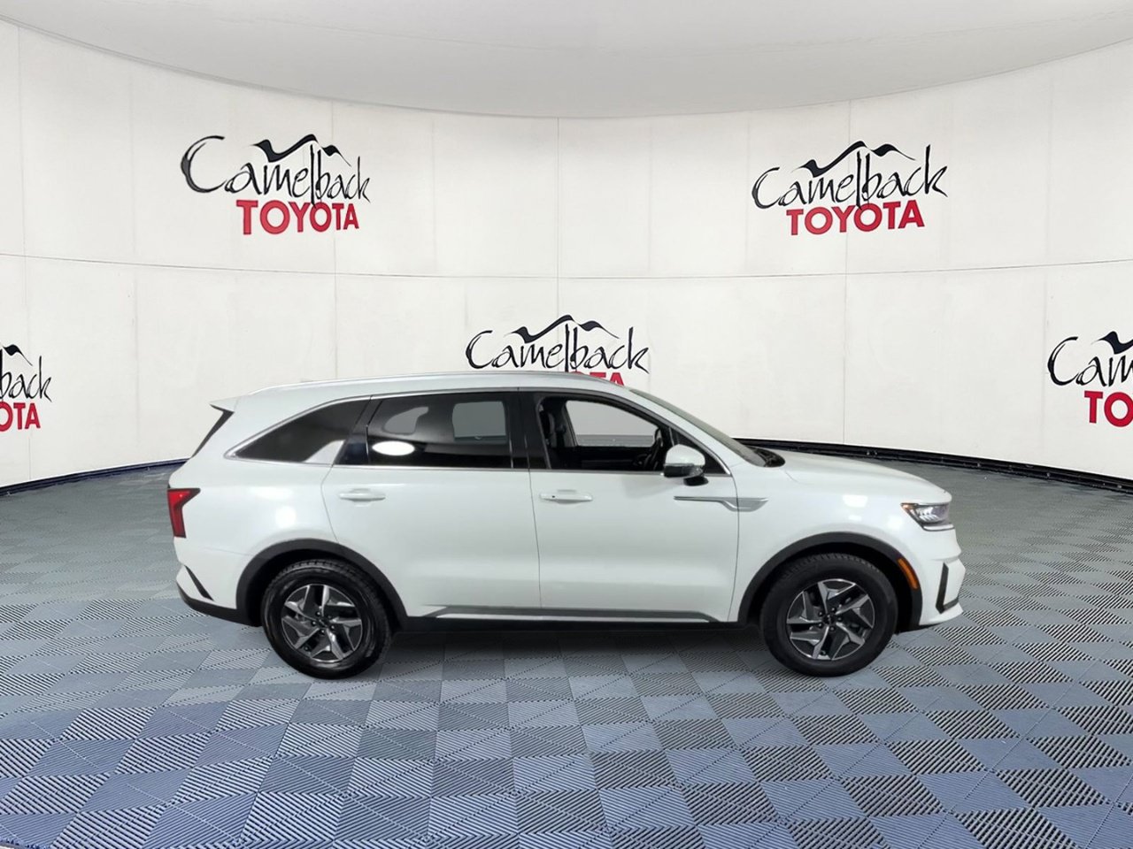 Used 2023 Kia Sorento EX FWD image 4