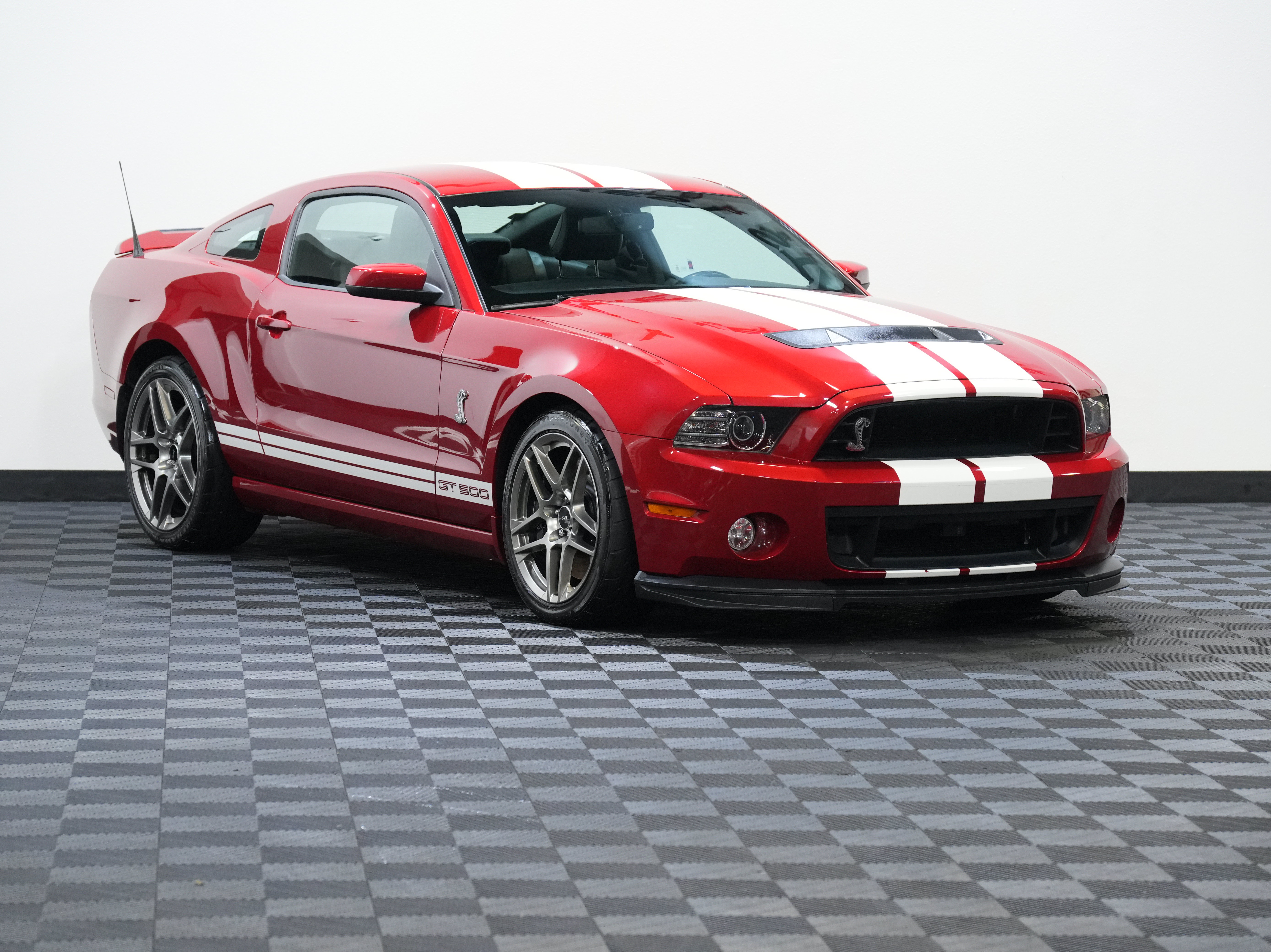 Used 2013 Ford Mustang Shelby GT500 w/ Electronics Pkg RWD image 5