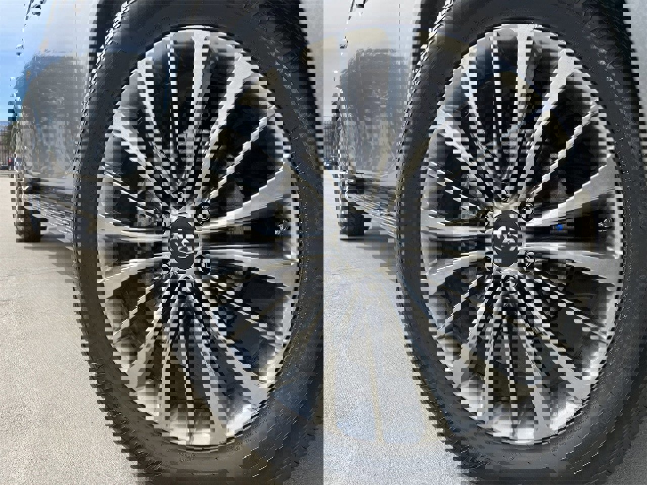 Used 2021 INFINITI QX80 Sensory w/ All-Season Package image 7