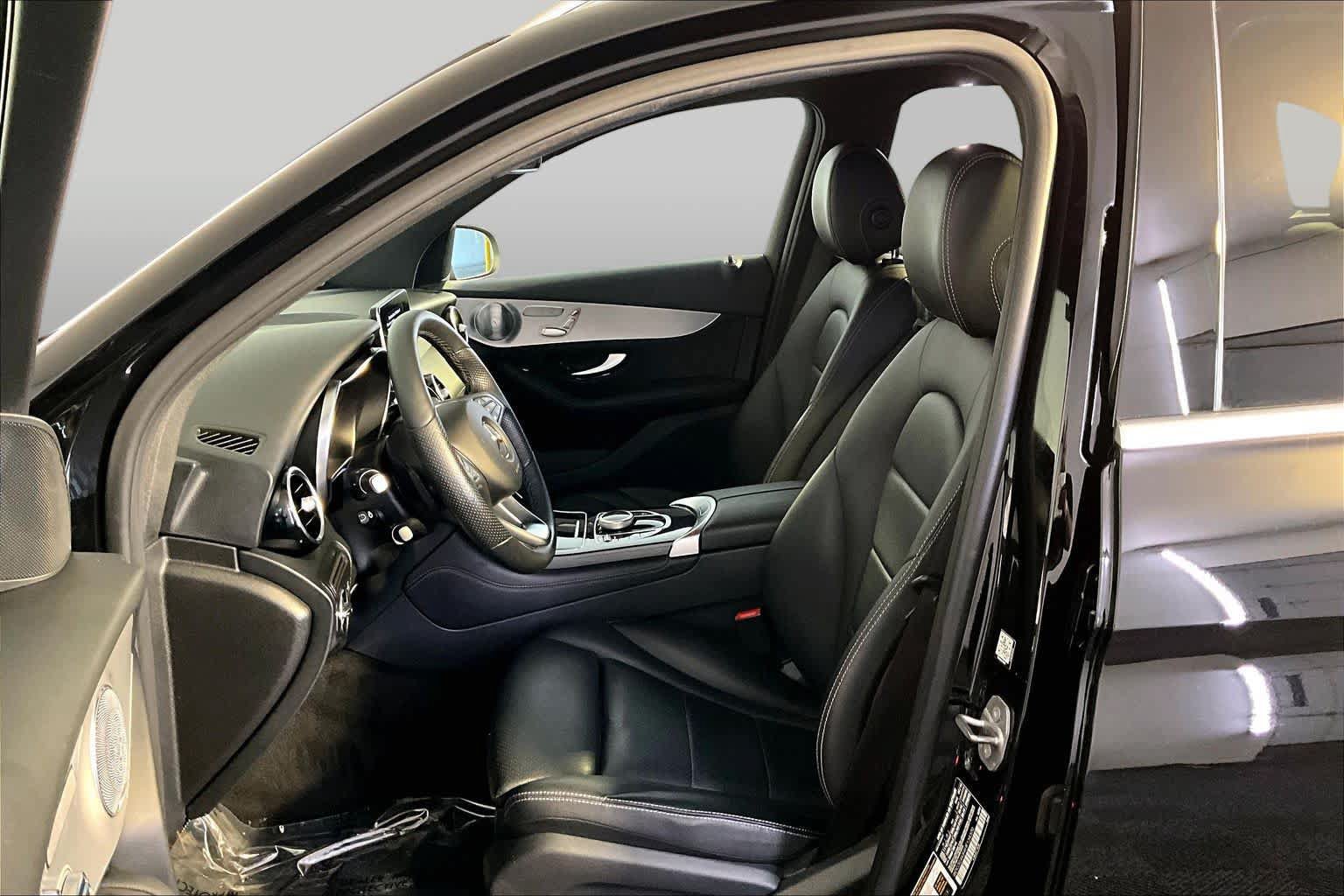 Used 2017 Mercedes-Benz GLC 300 4MATIC image 9