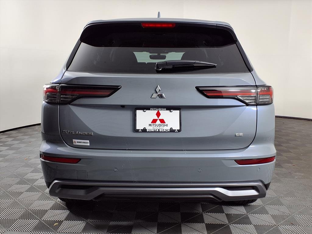 New 2025 Mitsubishi Outlander SE image 6