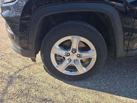 Used 2024 Jeep Compass Latitude w/ Sun and Sound Group image 20