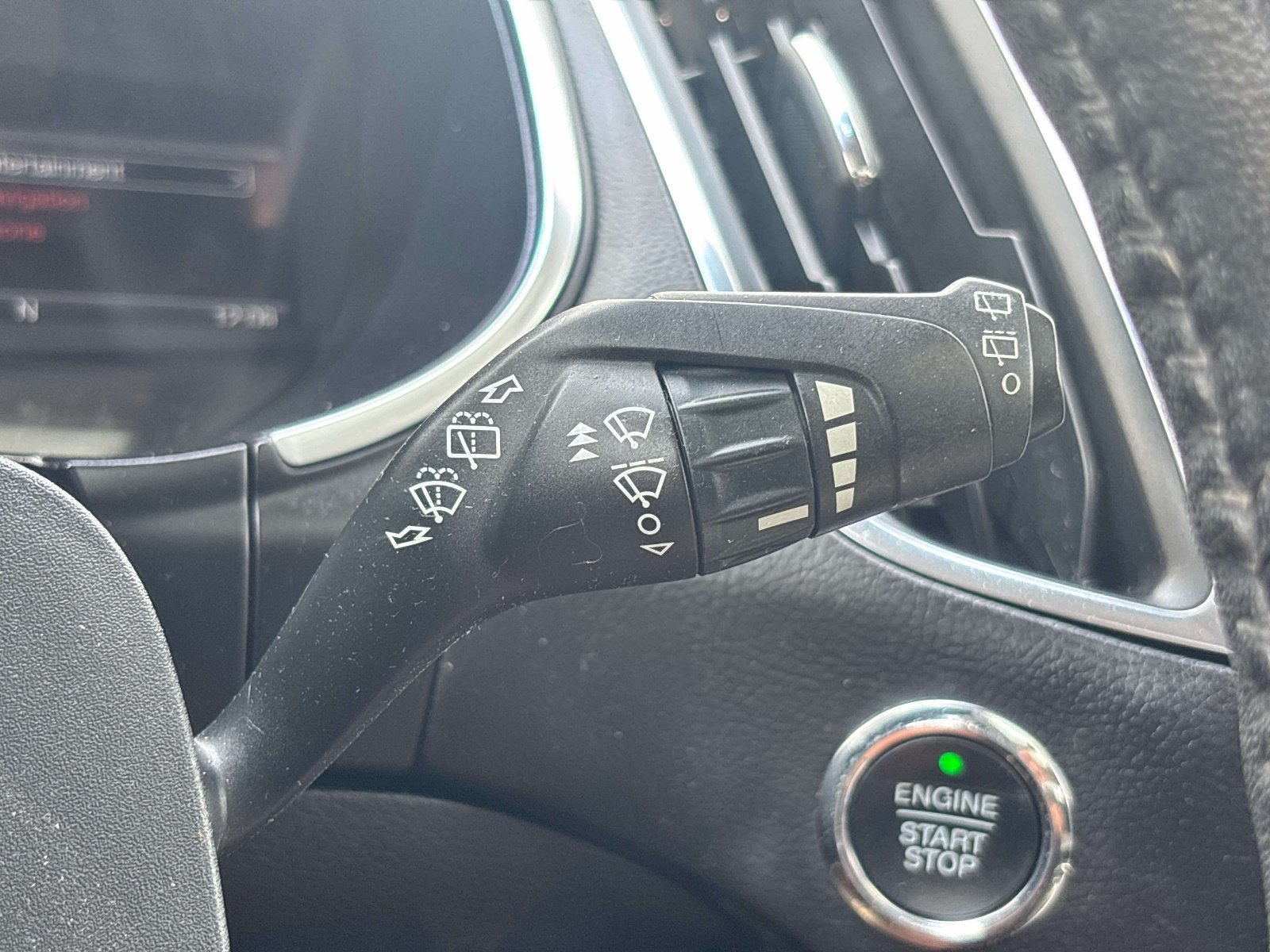 Used 2017 Ford Edge Titanium w/ Equipment Group 301A AWD/4WD image 28