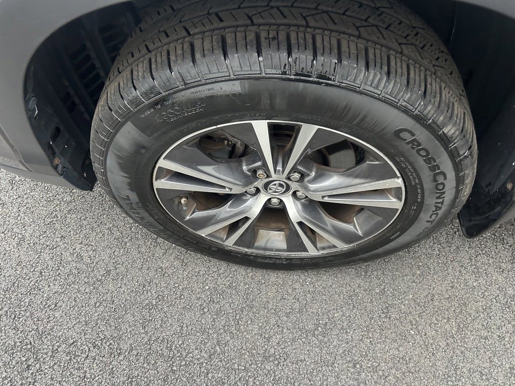 Used 2016 Toyota Highlander XLE image 20