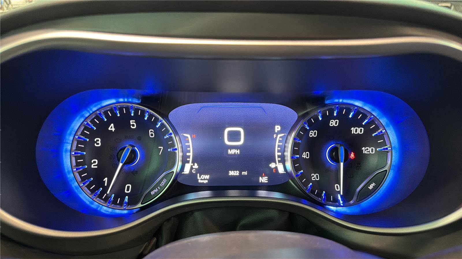 Used 2026 Chrysler Pacifica Select image 12