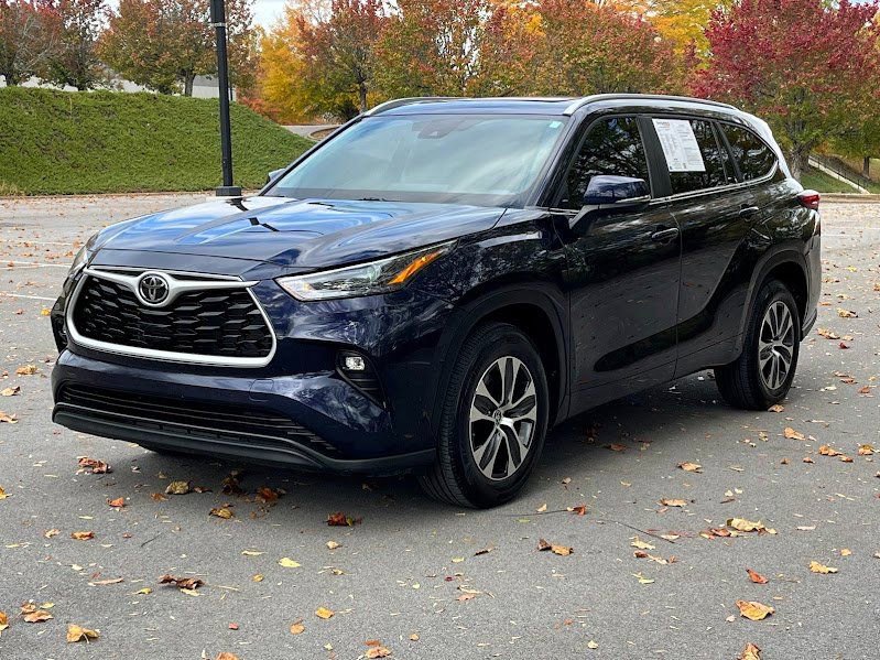 Used 2023 Toyota Highlander XLE image 27