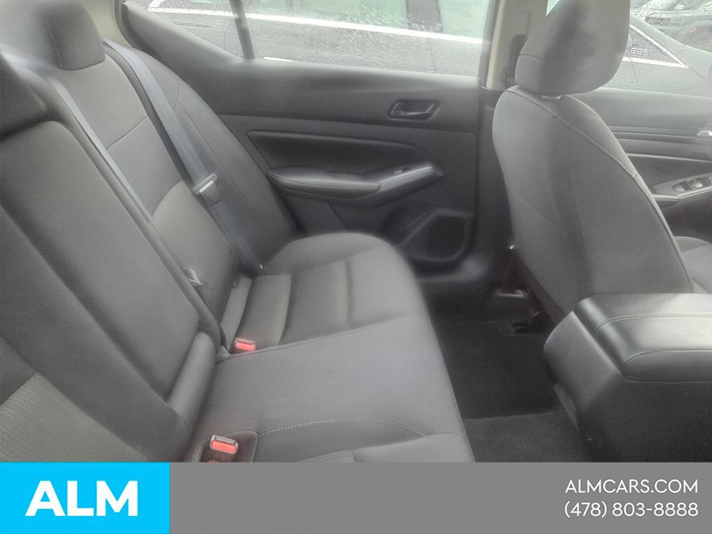 Used 2025 Nissan Altima 2.5 SV FWD image 15