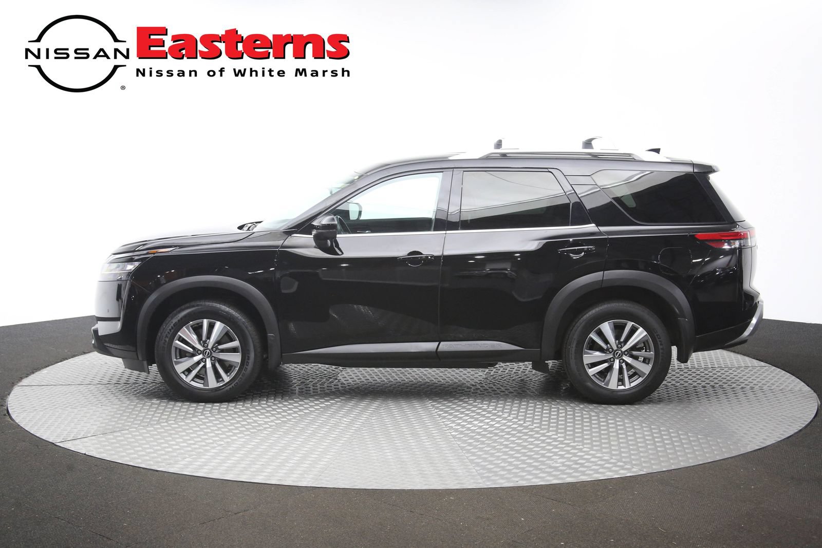 Used 2023 Nissan Pathfinder SL AWD/4WD image 60
