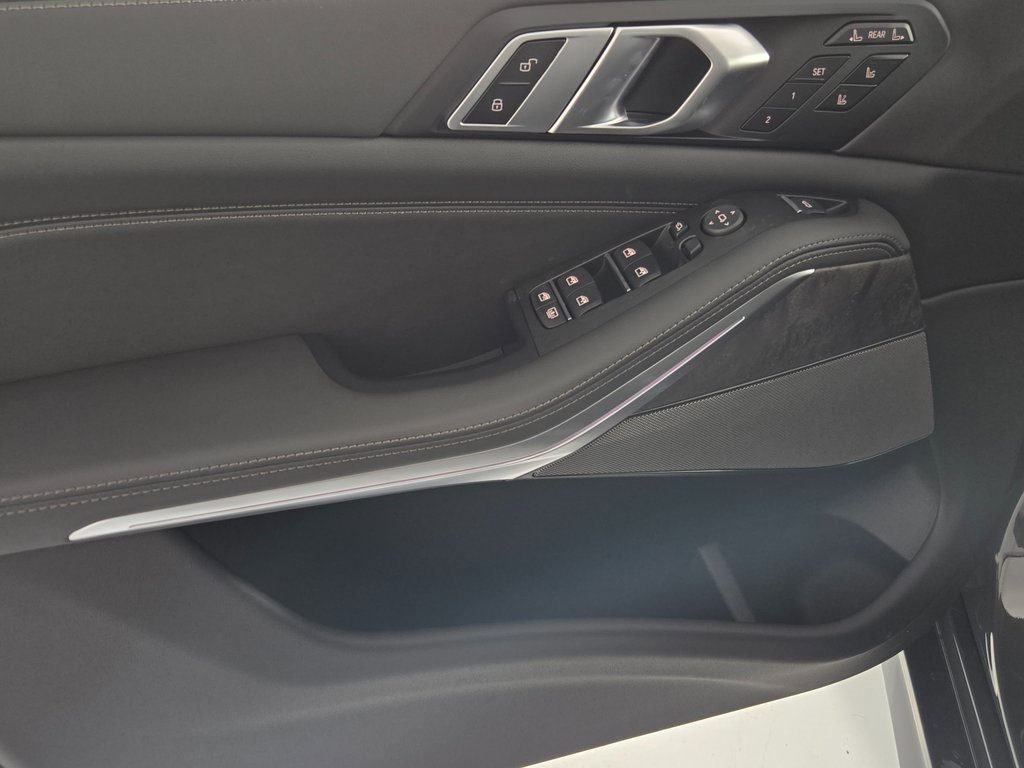 New 2026 BMW X7 xDrive40i w/ Executive Package image 16