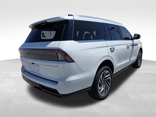 Certified 2025 Lincoln Navigator Reserve image 3