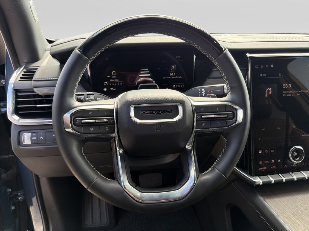 Used 2025 GMC Acadia Denali w/ Super Cruise Package FWD image 12