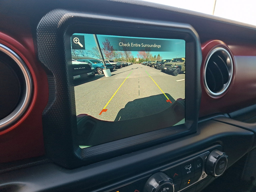 Used 2022 Jeep Gladiator Rubicon w/ Cold Weather Group image 27