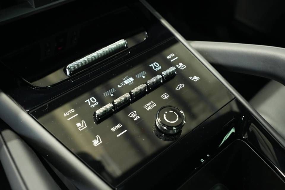 New 2026 Porsche Cayenne GTS image 22