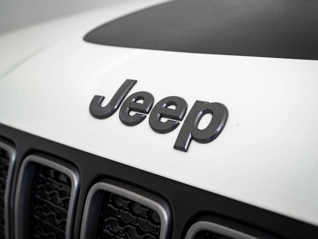 Used 2022 Jeep Renegade Trailhawk image 3