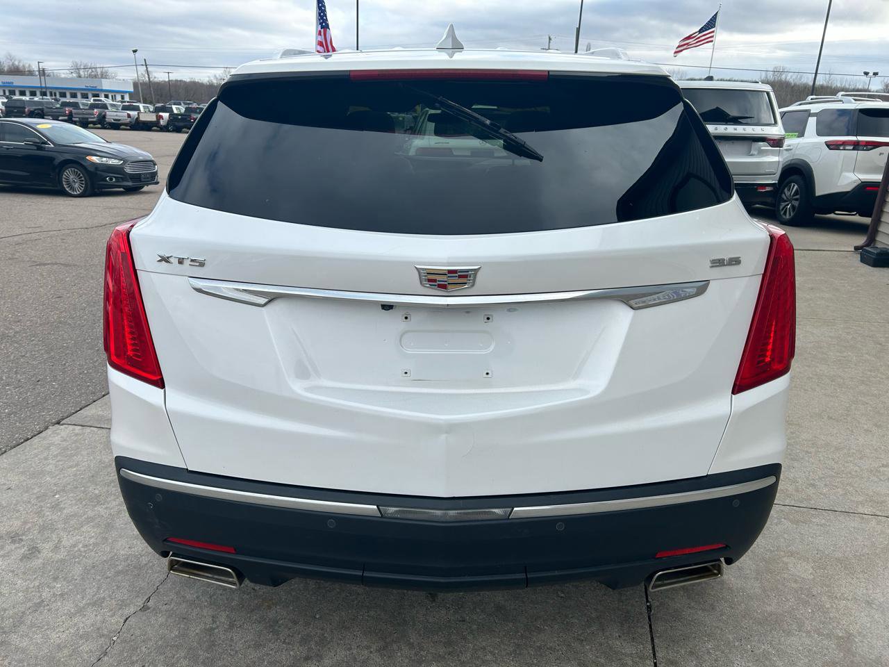 Used 2017 Cadillac XT5 Luxury w/ LPO, Wheel Lock Package image 6