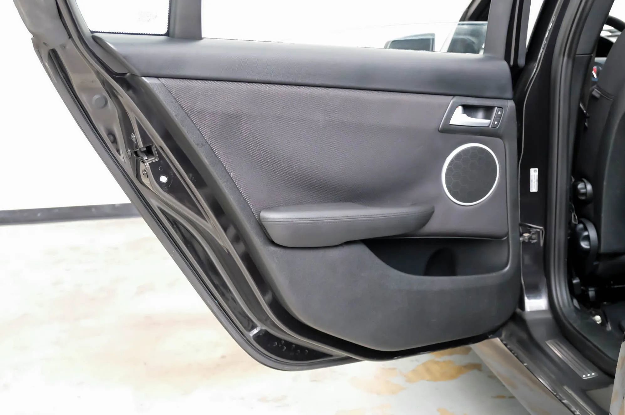 Used 2008 Pontiac G8 RWD image 38