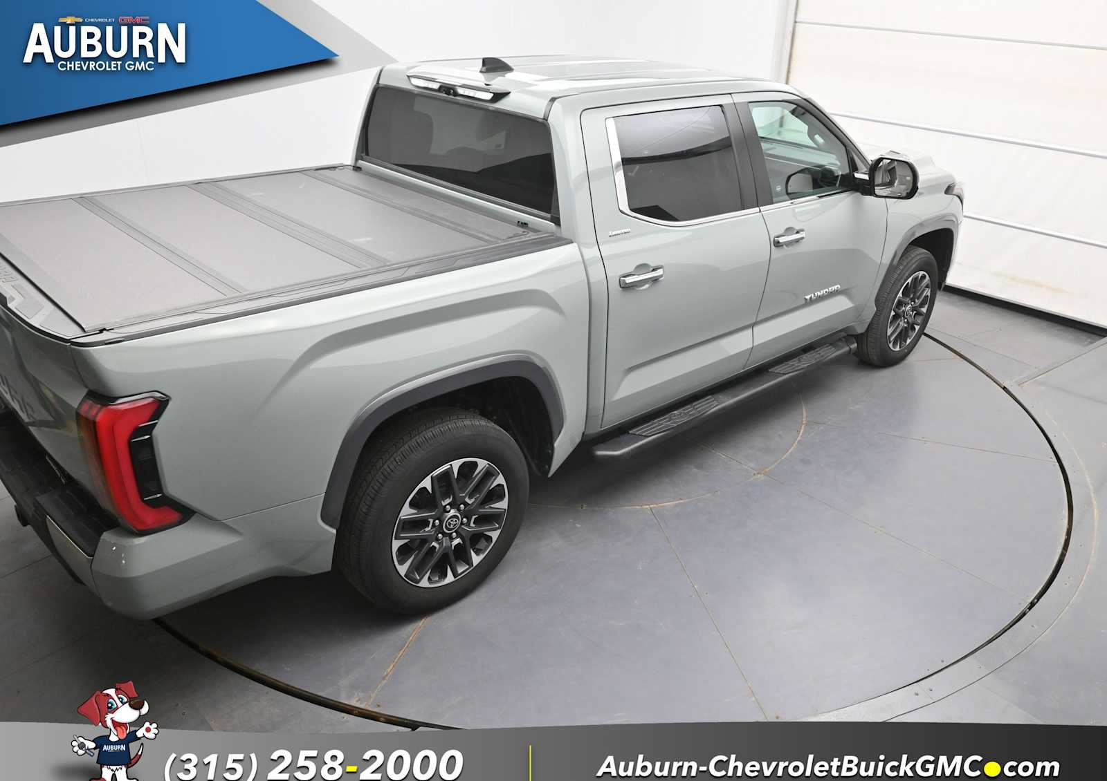 Used 2024 Toyota Tundra Limited AWD/4WD image 32