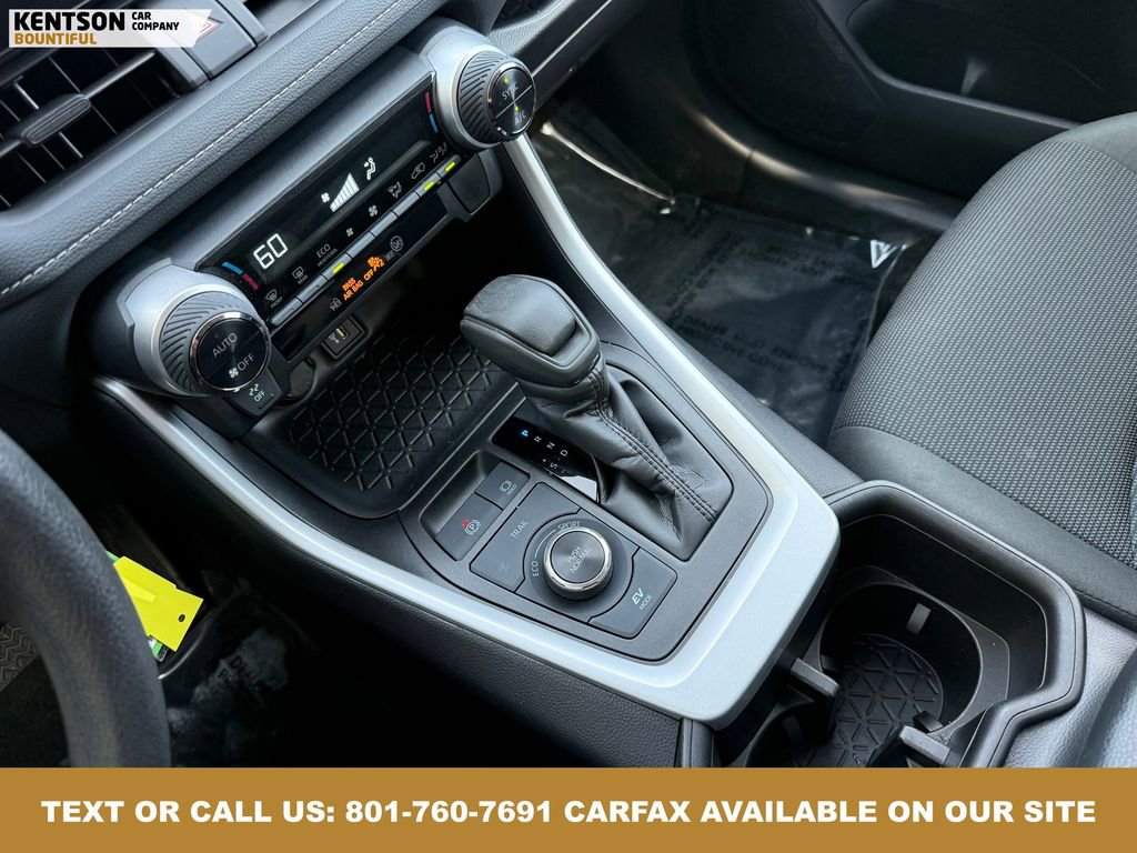 Used 2024 Toyota RAV4 LE image 31